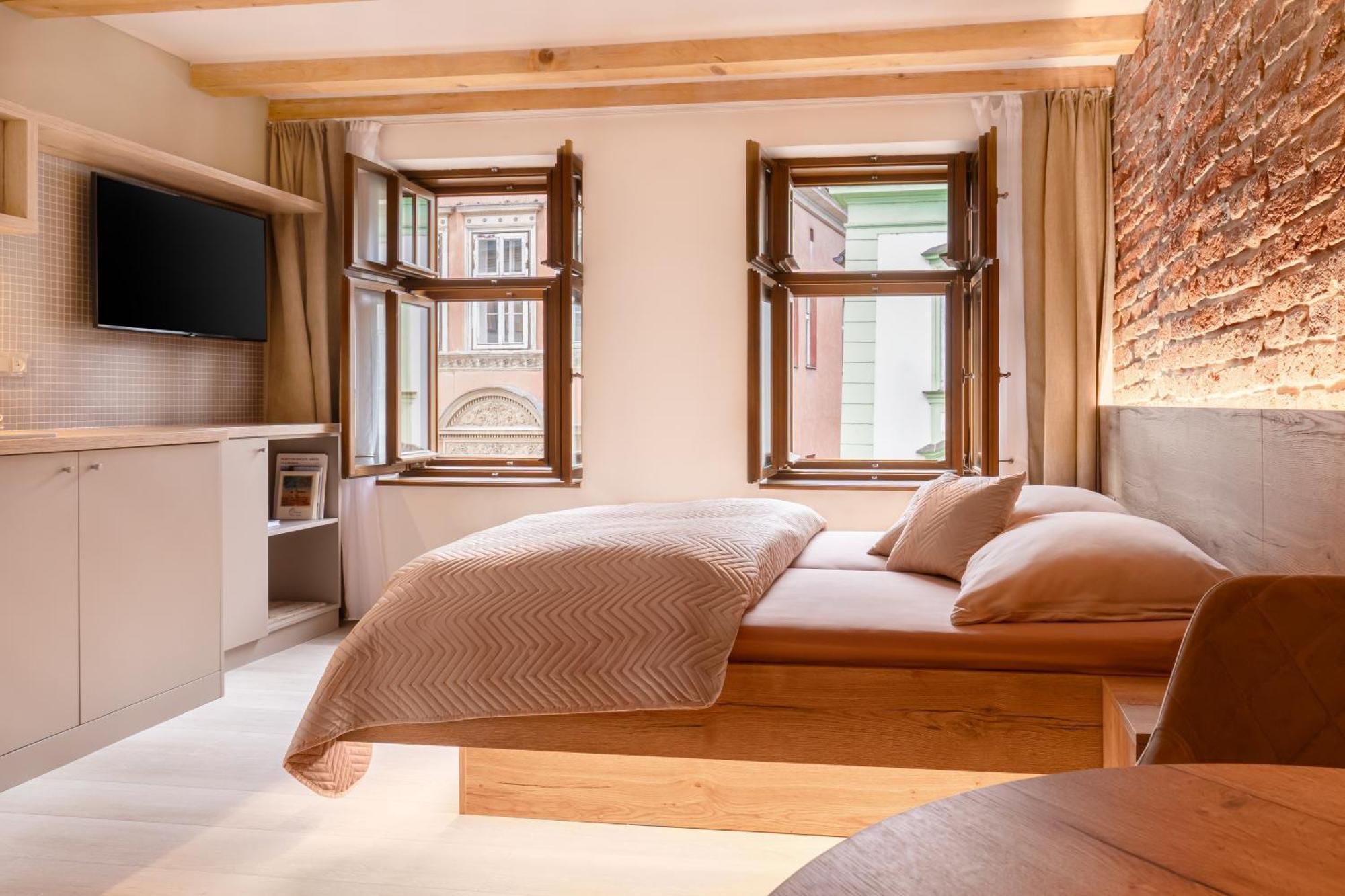 White Wolf Boutique Apartments Olomouc Ngoại thất bức ảnh