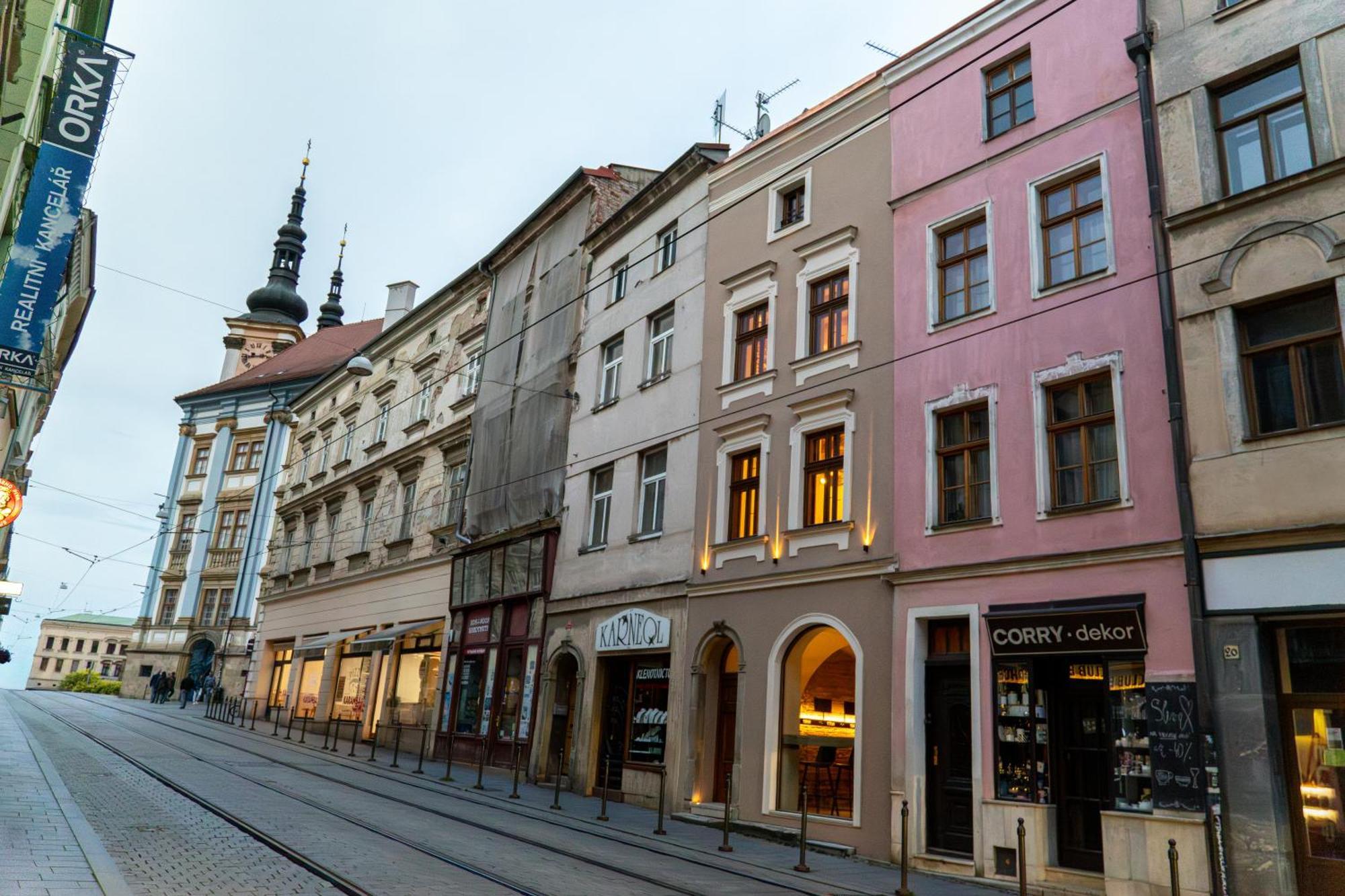 White Wolf Boutique Apartments Olomouc Ngoại thất bức ảnh
